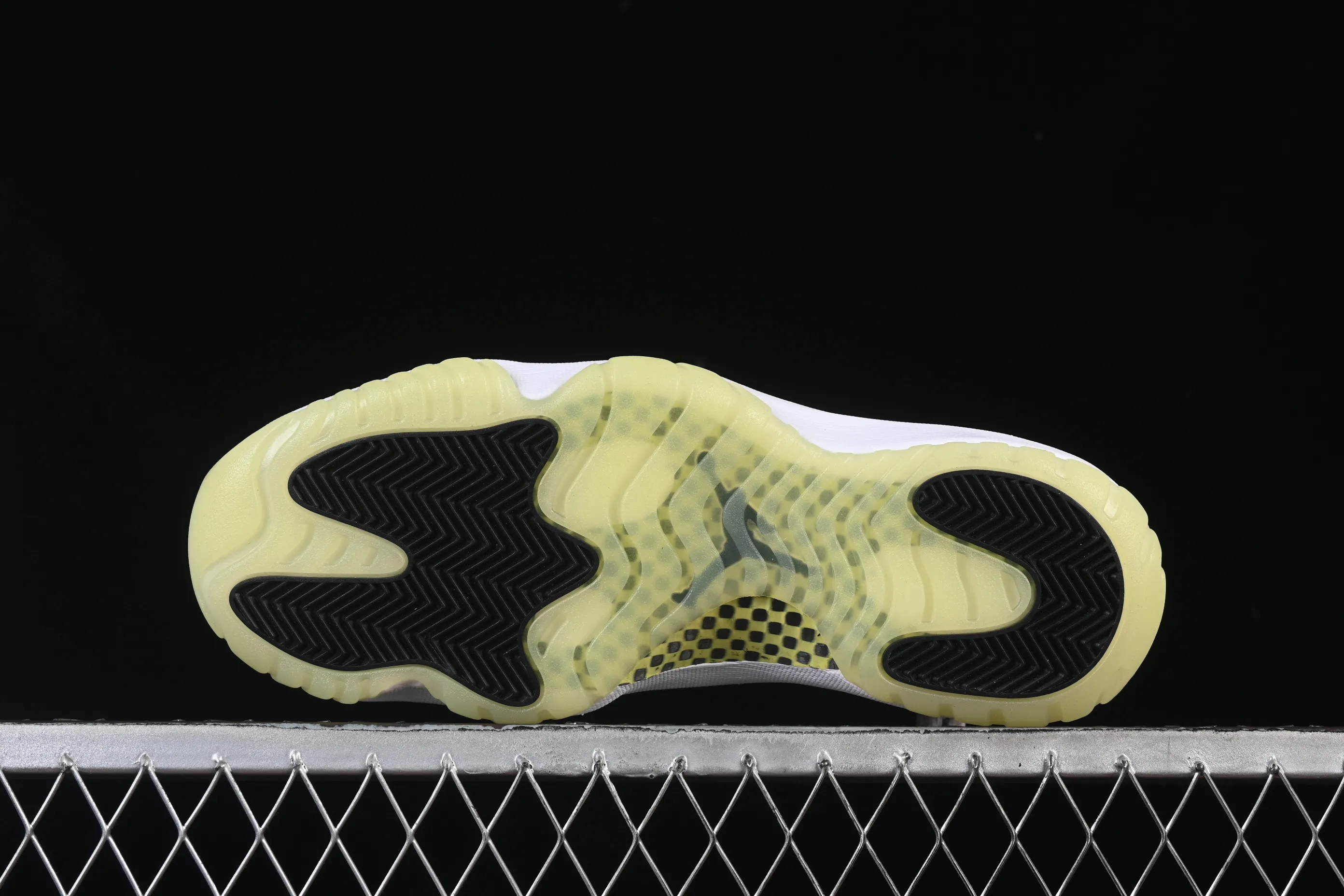 All categories Air Jordan Jordan series basketball shoes Air Jordan 11 F version Air Jordan 11 Retro "Inner Beast" AJ11 Joe 11 luminous black swan IB1378-001